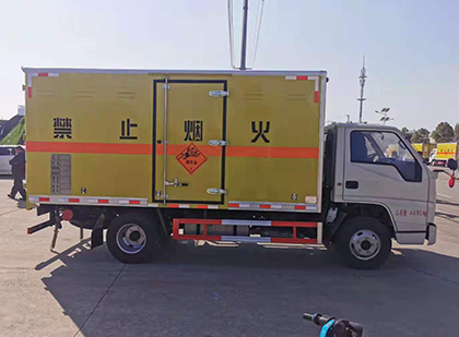 阳曲爆破器材运输车工人安全操作规范与智能技术保障